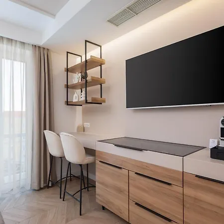 Le Prestige Luxury , Self Check-in, Minutes From Waterfront Pensjonat
