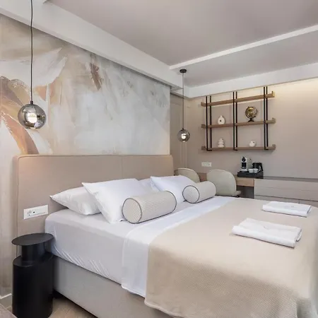 Luxury Le Prestige Few Minutes From Split's Iconic Waterfront スプリト