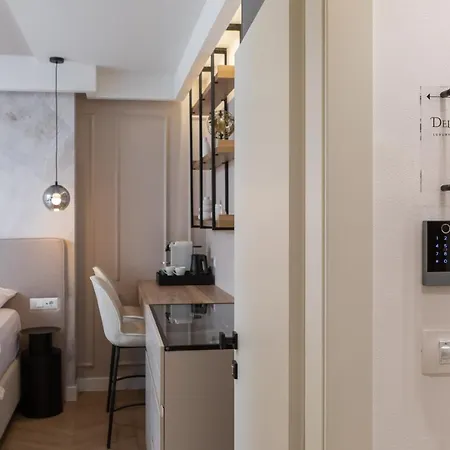 Le Prestige Luxury , Self Check-in, Minutes From Waterfront Split