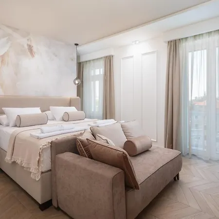 Le Prestige Luxury , Self Check-in, Minutes From Waterfront 4* Сплит