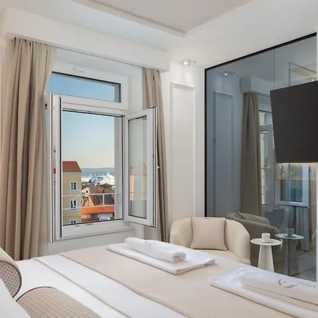 Le Prestige Luxury , Self Check-in, Minutes From Waterfront Casa de hóspedes Split