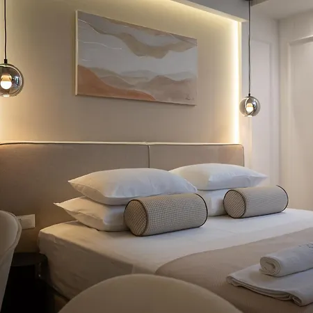 Гостевой дом Le Prestige Luxury , Self Check-in, Minutes From Waterfront Сплит