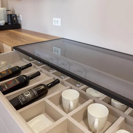 Casa de hóspedes Le Prestige Luxury , Self Check-in, Minutes From Waterfront 4*