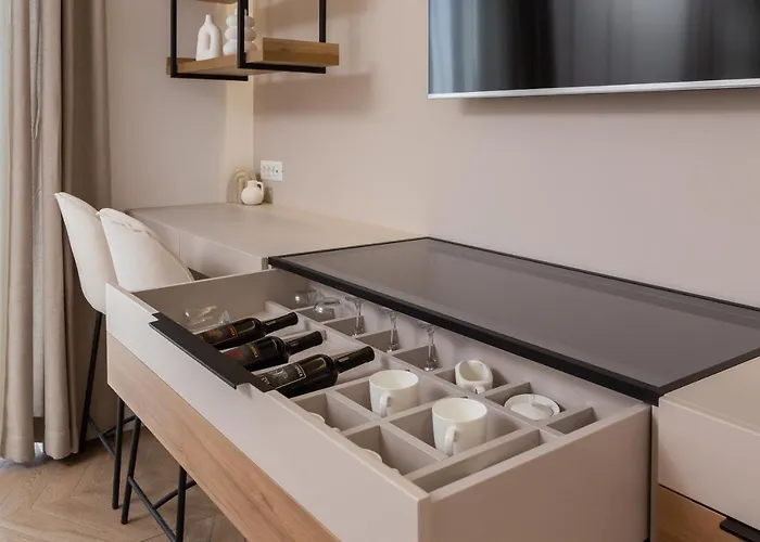 Le Prestige Luxury , Self Check-in, Minutes From Waterfront Guest house 4*