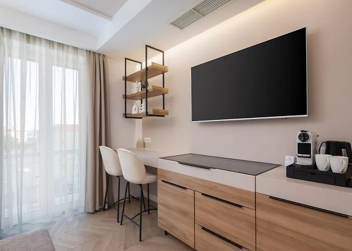 Le Prestige Luxury , Self Check-in, Minutes From Waterfront Guest house