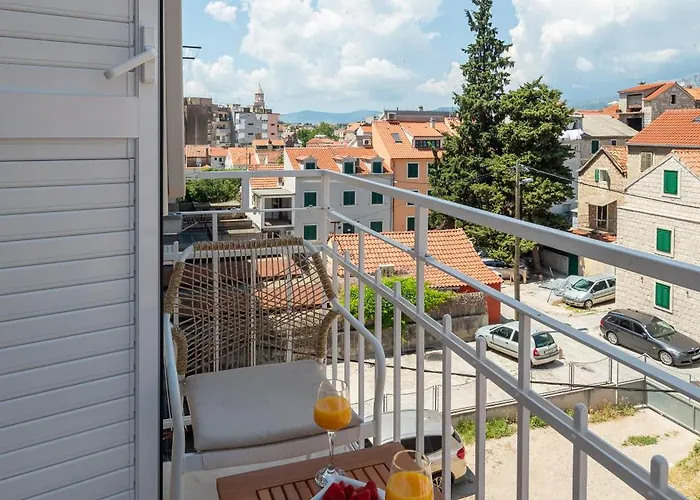 Le Prestige Luxury , Self Check-in, Minutes From Waterfront Guest house