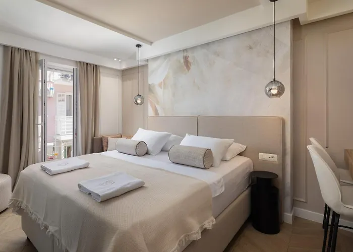 Le Prestige Luxury , Self Check-in, Minutes From Waterfront Guest house Split