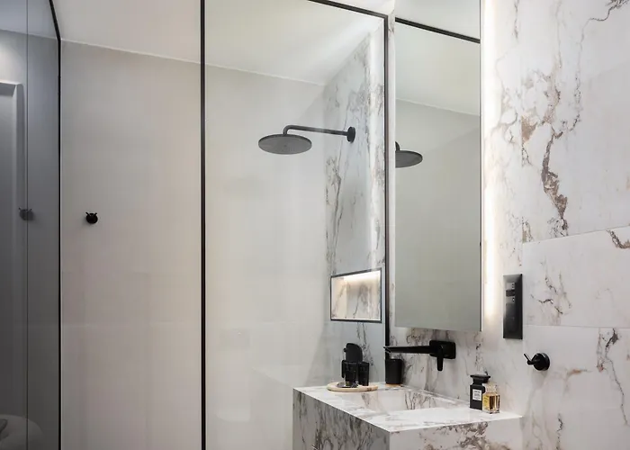 Guest house Le Prestige Luxury , Self Check-in, Minutes From Waterfront 4*