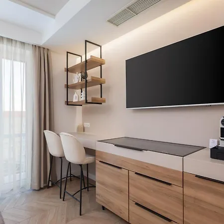 Le Prestige Luxury , Self Check-in, Minutes From Waterfront 4*